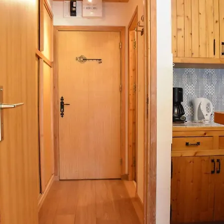 Cosy Pour 4 A 100m Des Pistes, - Proche Commerces Et Restaurants - Fr-1-180-71 * Meribel